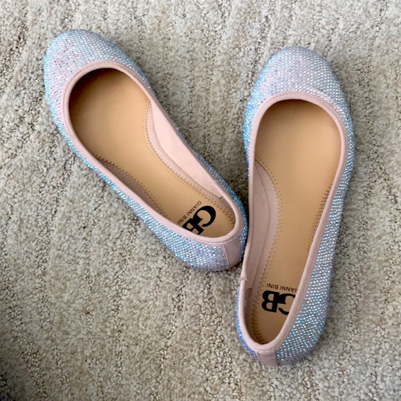 Gianni Bini Shoes - Gianni Bini Beautiful Sparkled Flats!